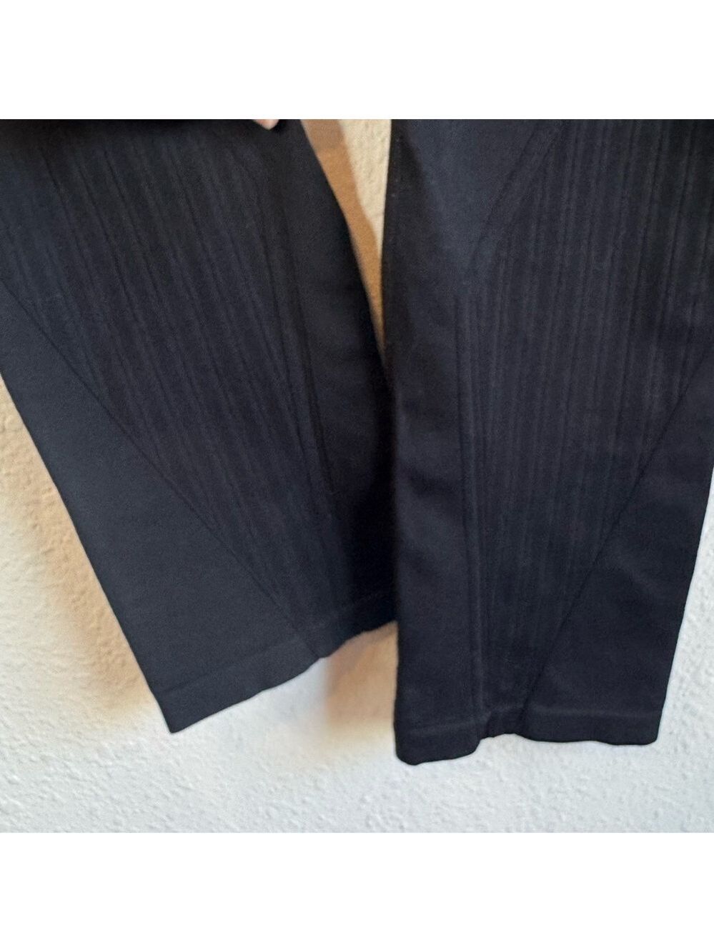 AHNU Lux Crop Yoga Leggings - Picture 5 of 10